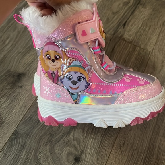 Light up paw patrol snow boots - Picture 2 of 2